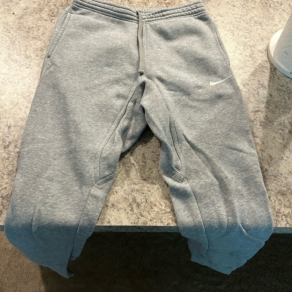 Nikes men’s sweatpants